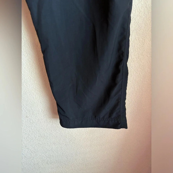 REI Black UPF 50+ Cropped Drawstring Hiking Pants - Picture 4 of 8
